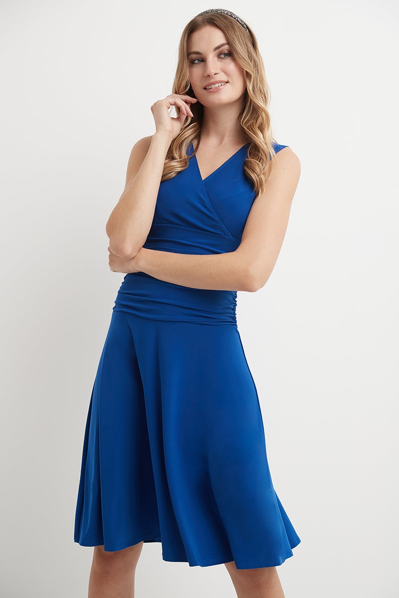 Form-Fitting Sleeveless Dress with Tummy Control – Rekucci Canada